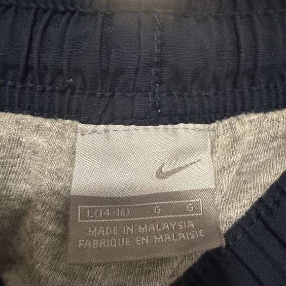 NIKE BOYS WIND PANTS SIZE 14-16 used like a new - Picture 12 of 12
